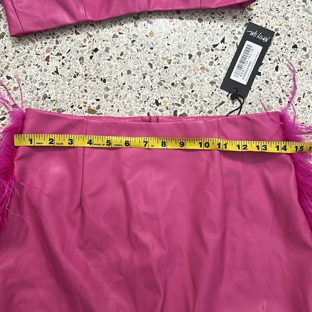 NWT Nasty Gal pink faux leather feather trim set skirt bandeau US 6 - Picture 4 of 8